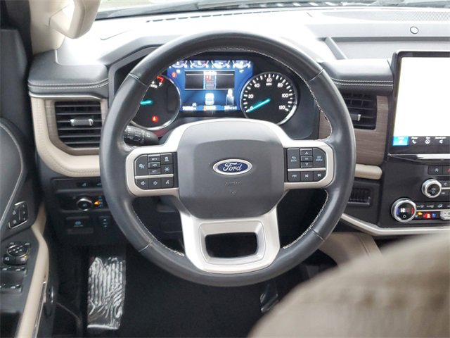 Used 2023 Ford Expedition Limited image 11