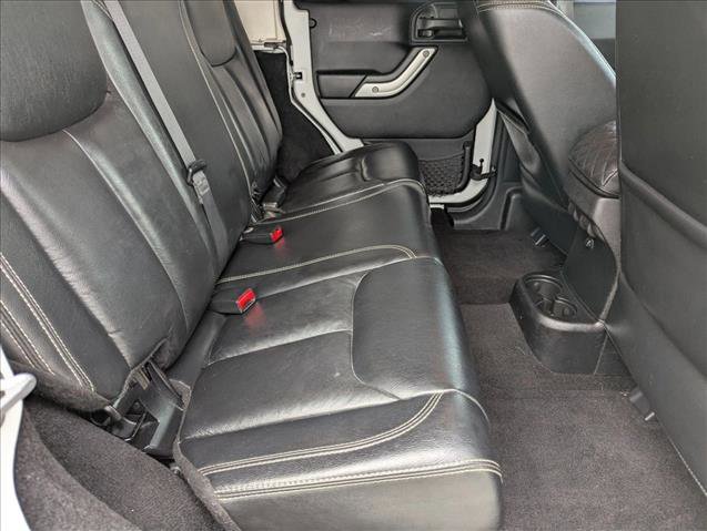 Used 2014 Jeep Wrangler Unlimited Sahara w/ Max Tow Package AWD/4WD image 18