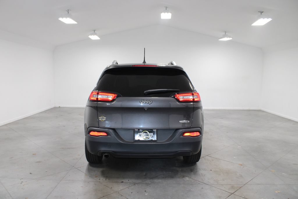 Used 2018 Jeep Cherokee Latitude Plus FWD image 8