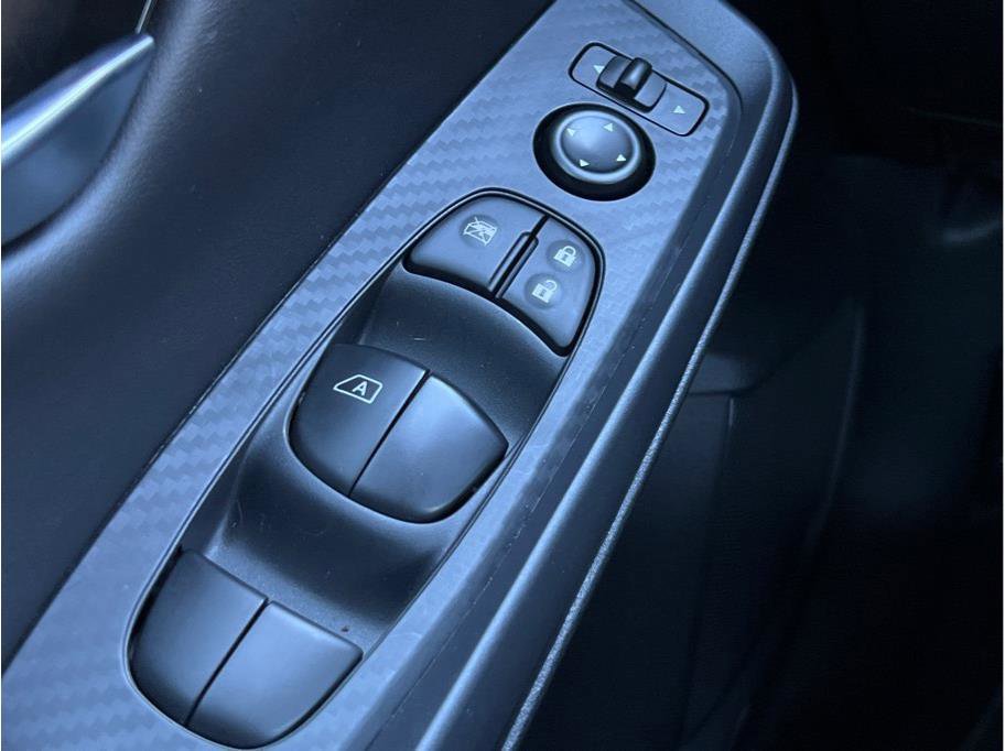 Used 2025 Nissan Sentra SV image 16