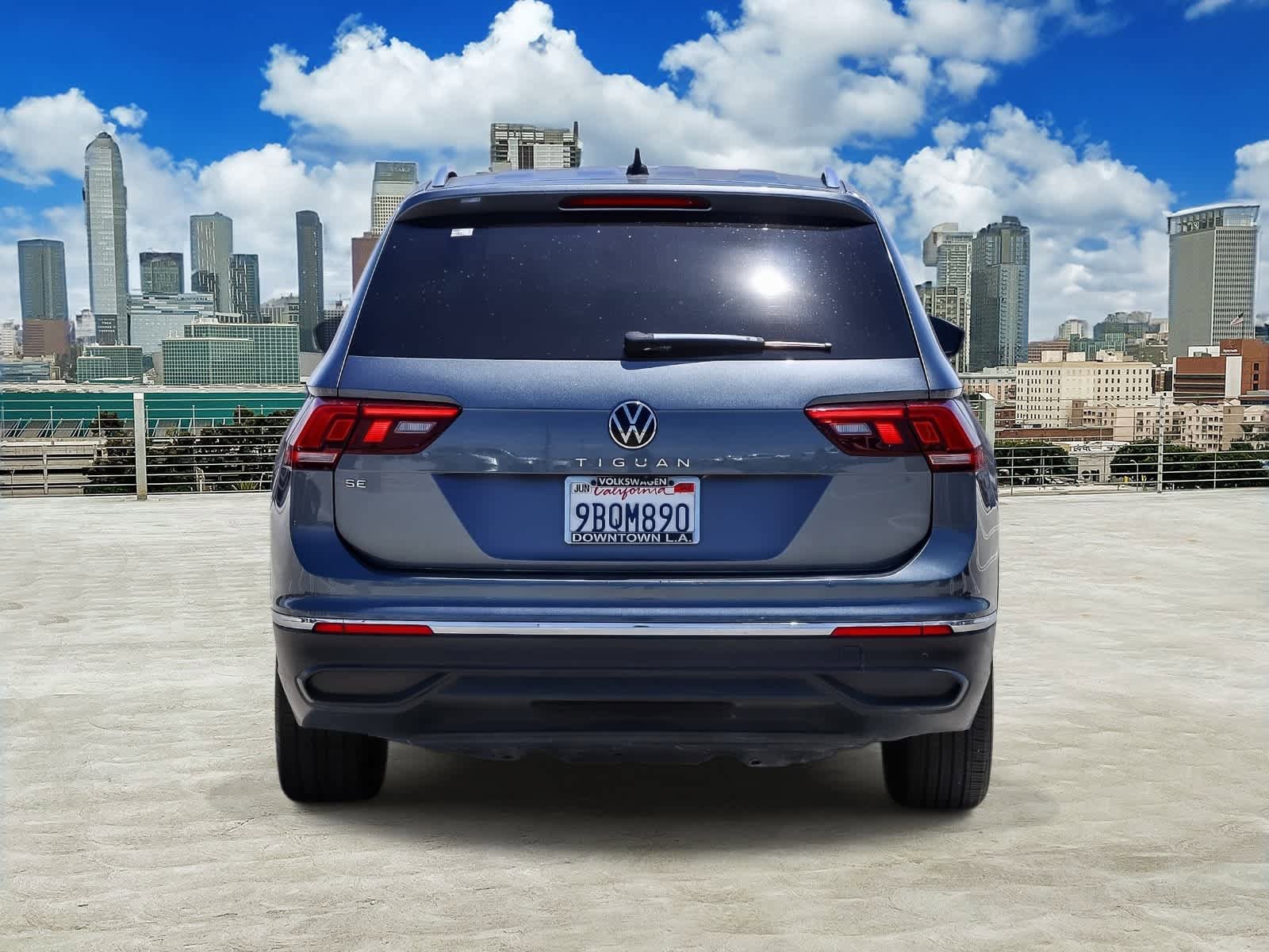 Used 2022 Volkswagen Tiguan SE FWD image 5