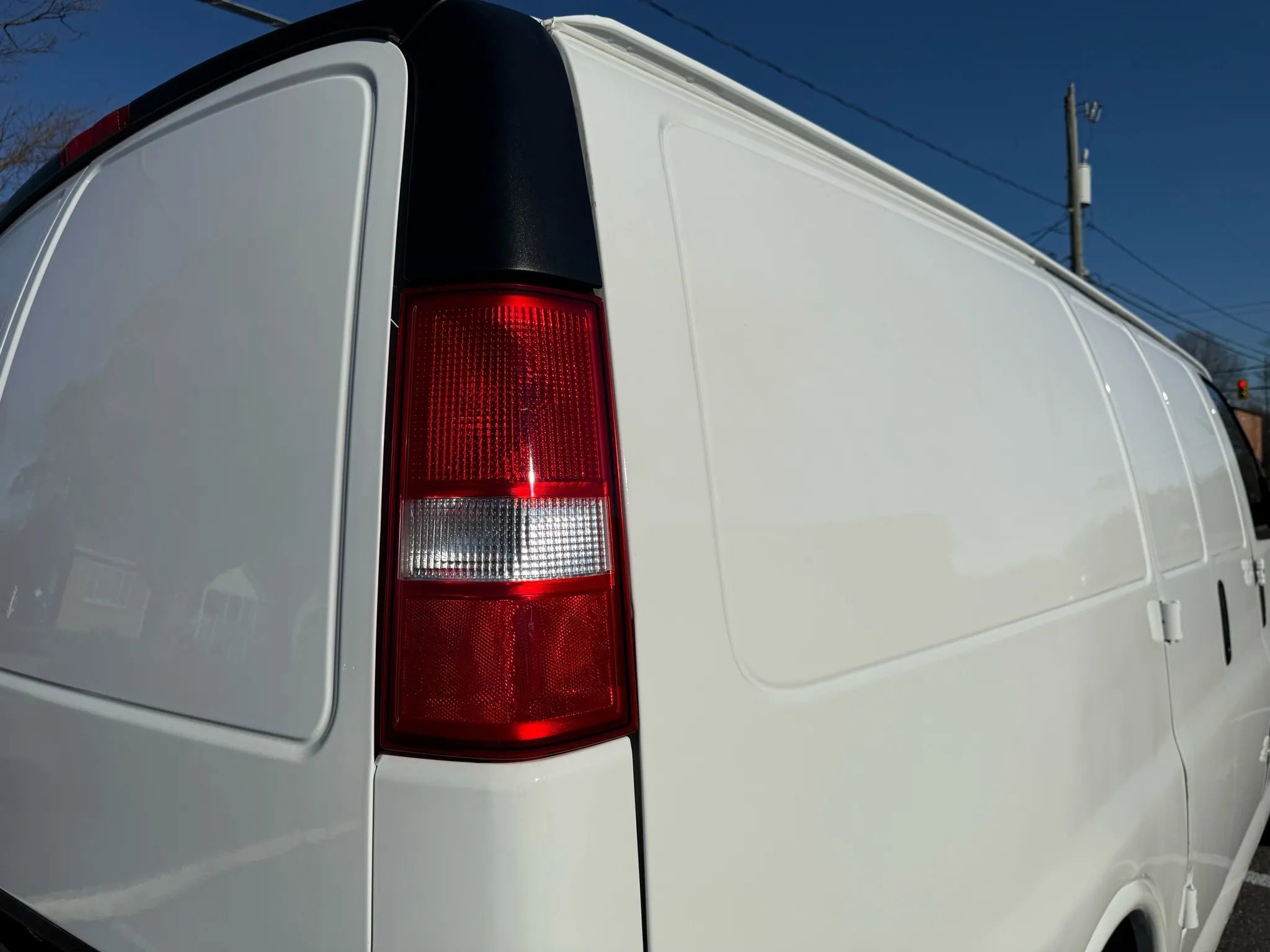 Used 2022 GMC Savana 2500 w/ Communications Package image 18