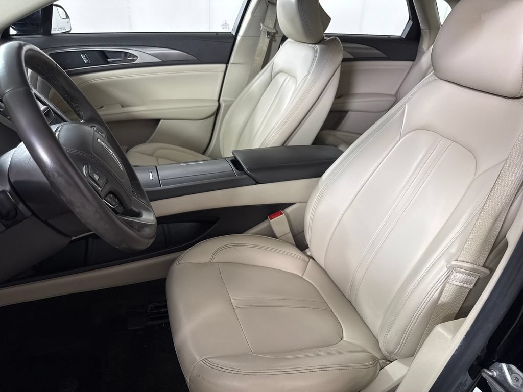 Used 2018 Lincoln MKZ Premiere FWD image 11