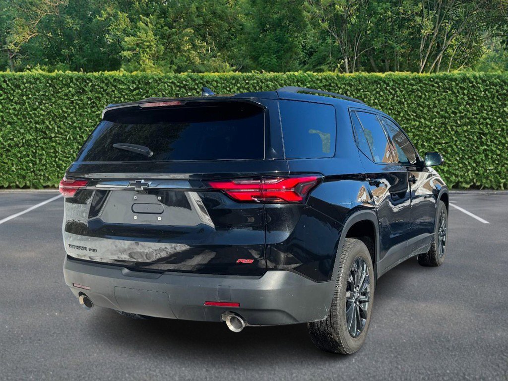 Used 2023 Chevrolet Traverse RS image 3
