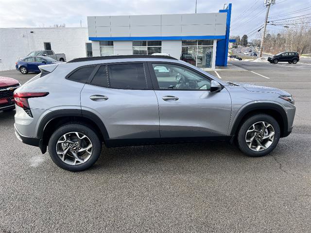 New 2026 Chevrolet Trax LT w/ Driver Confidence Package image 7