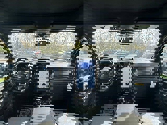 New 2025 Ford F150 Lightning Lariat image 29
