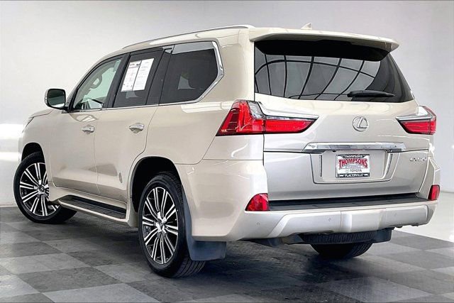 Used 2019 Lexus LX 570 4WD w/ Luxury Package image 10