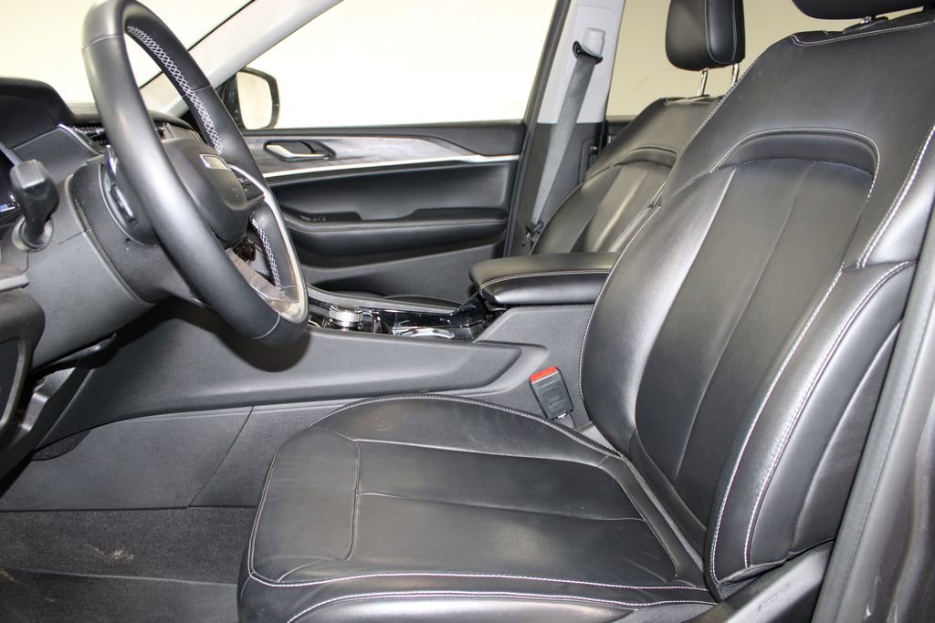 Used 2022 Jeep Grand Cherokee L Limited image 16