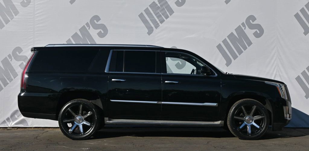 Used 2015 Cadillac Escalade ESV Luxury AWD/4WD image 4