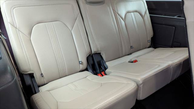 Used 2024 Ford Expedition Limited AWD/4WD image 19