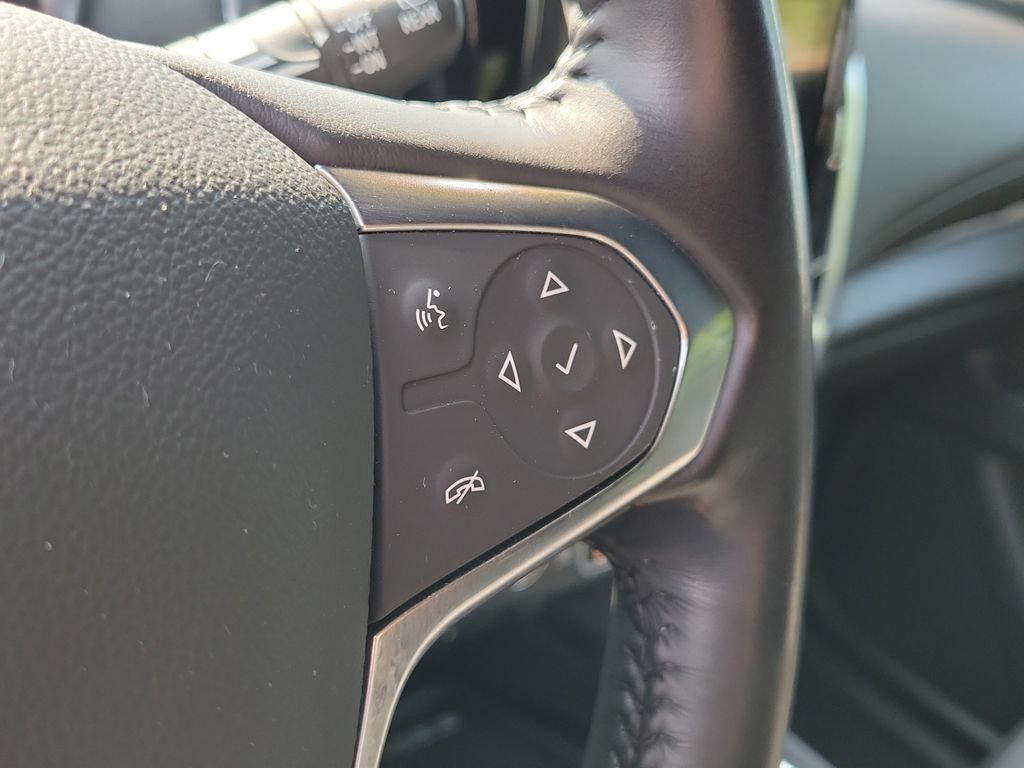 Used 2022 Chevrolet Traverse LT FWD image 29
