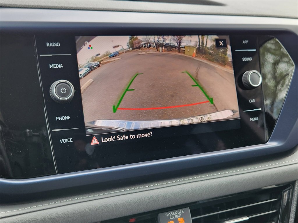 New 2024 Volkswagen Taos SE image 18