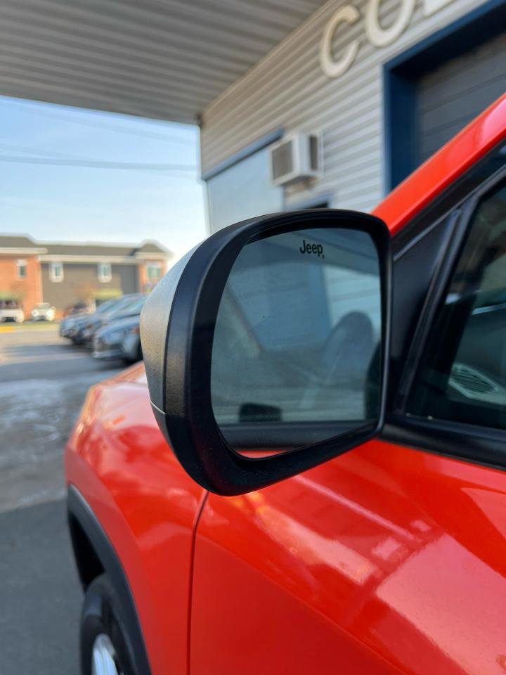 Used 2018 Jeep Compass Sport w/ Tech Group image 18