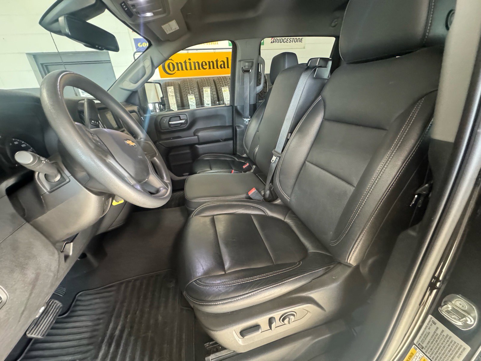 Used 2023 Chevrolet Silverado 2500 Custom w/ Custom Value Package image 17