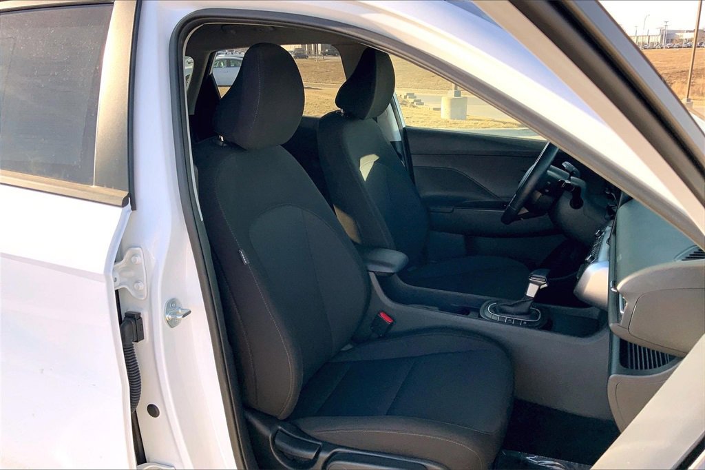 Used 2025 Hyundai Kona SEL image 21