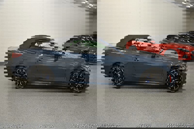 Used 2025 BMW M440i Convertible image 7