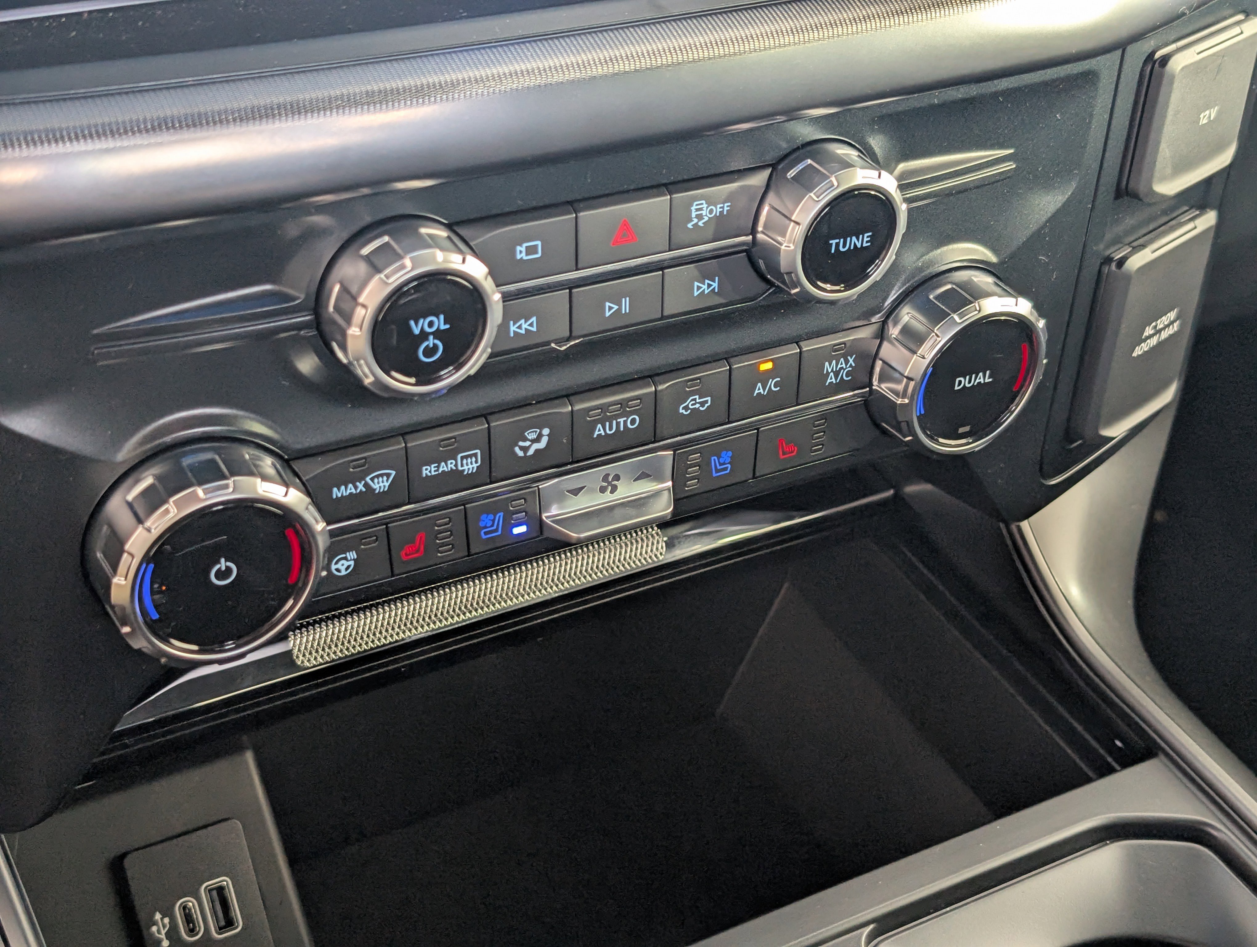 New 2025 Ford F150 Lariat w/ Equipment Group 501A Mid image 16