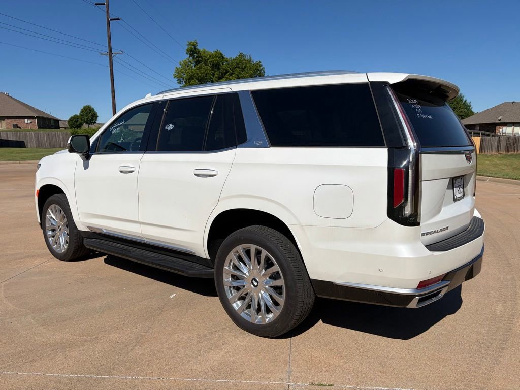 Used 2024 Cadillac Escalade Premium Luxury AWD/4WD image 2
