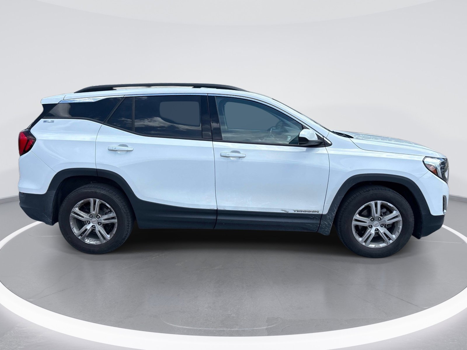 Used 2020 GMC Terrain SLE w/ Driver Convenience Package FWD image 9