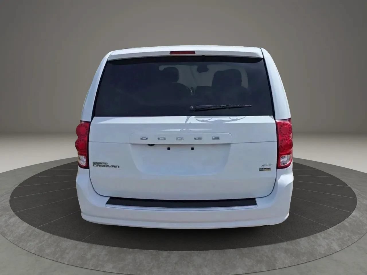 Used 2019 Dodge Grand Caravan SXT FWD image 5