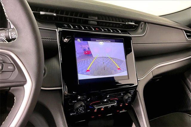 Used 2025 Jeep Grand Cherokee Altitude w/ Trailer Tow Package image 14