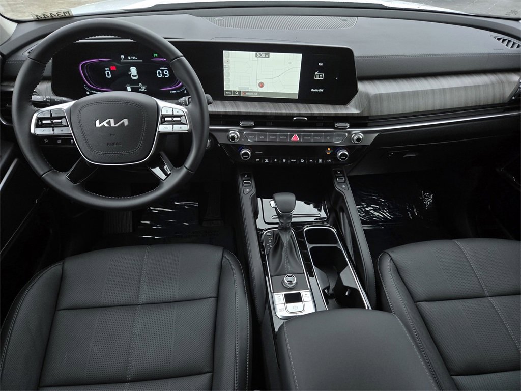 Used 2024 Kia Telluride EX image 16