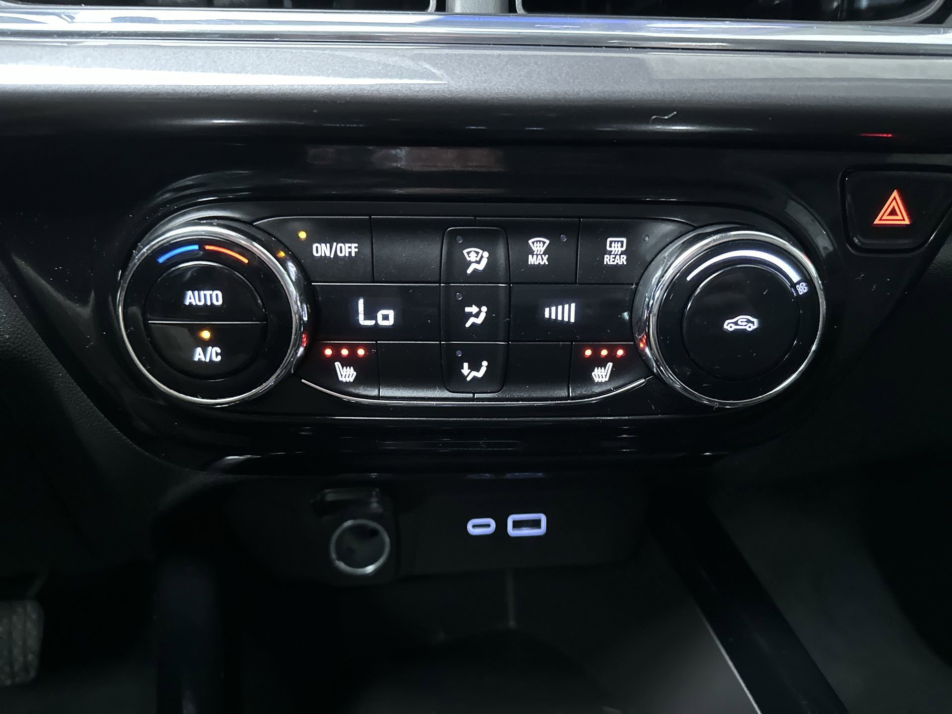 Used 2025 Chevrolet Trax ACTIV w/ Driver Confidence Package FWD image 19