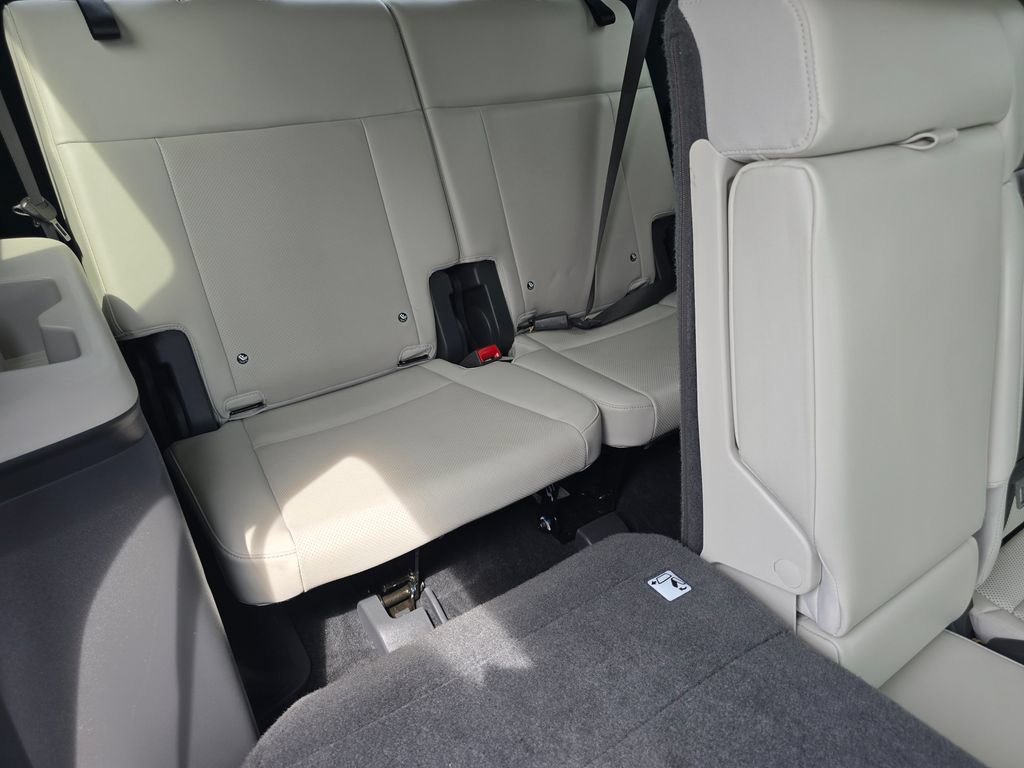 Used 2025 Hyundai Santa Fe SEL FWD image 19