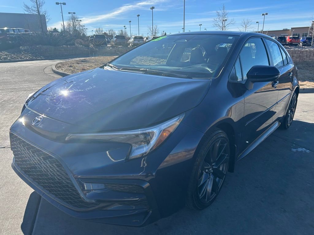 Used 2023 Toyota Corolla SE w/ SE Premium Package image 3