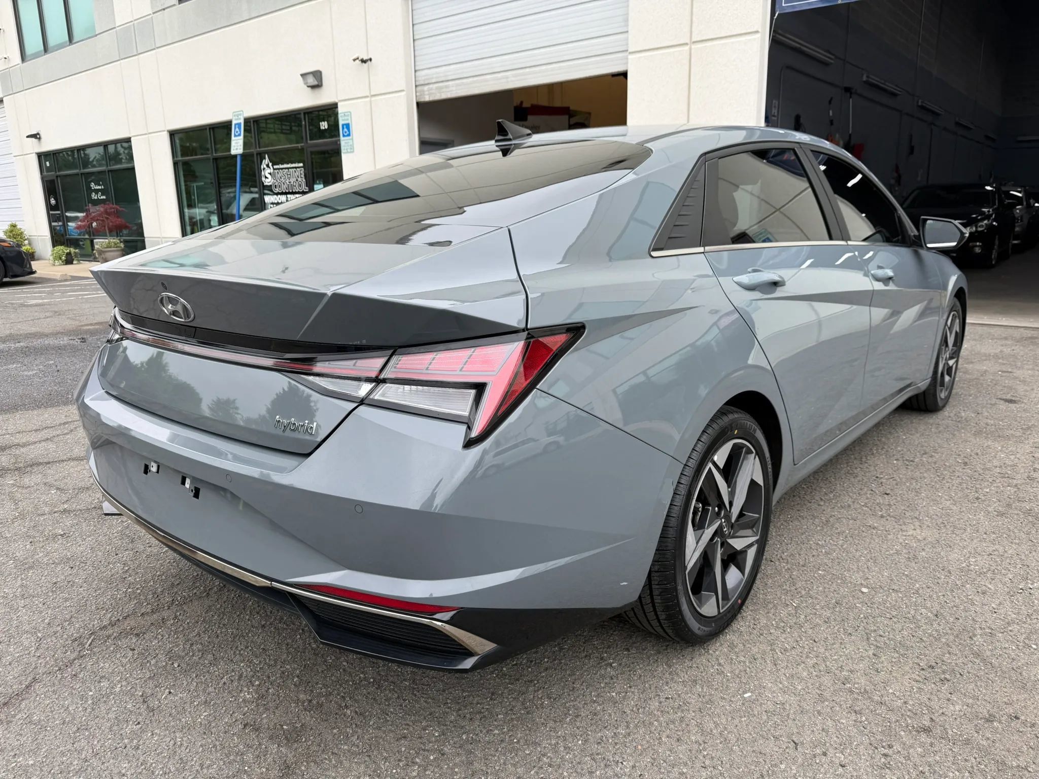 Used 2021 Hyundai Elantra Limited w/ Cargo Package FWD image 12