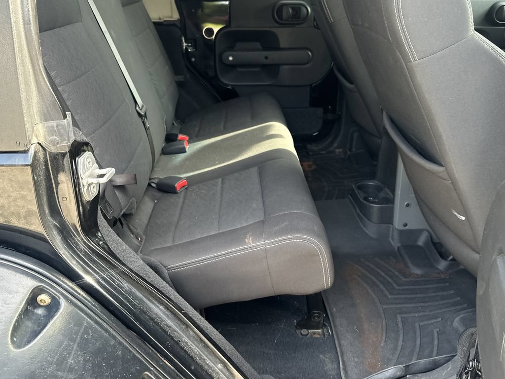 Used 2010 Jeep Wrangler Unlimited Sport AWD/4WD image 15
