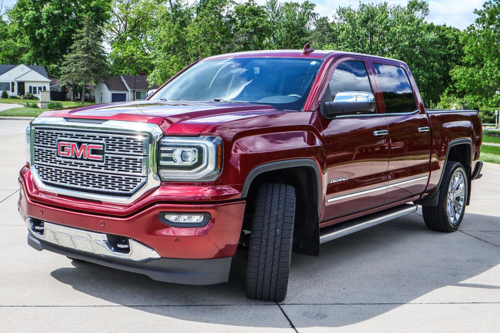 Used 2017 GMC Sierra 1500 Denali w/ Denali Ultimate Package AWD/4WD image 3