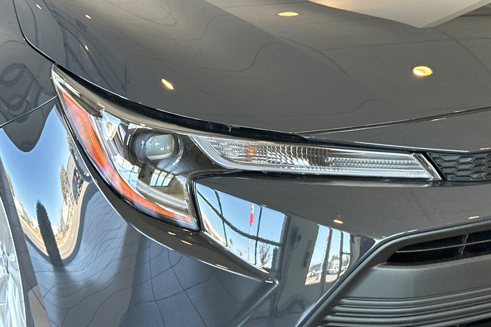New 2027 Toyota Corolla LE w/ LE Premium Package FWD image 30