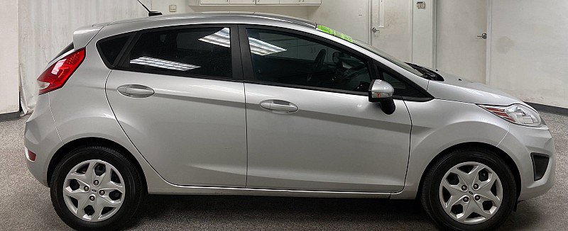 Used 2013 Ford Fiesta SE image 4