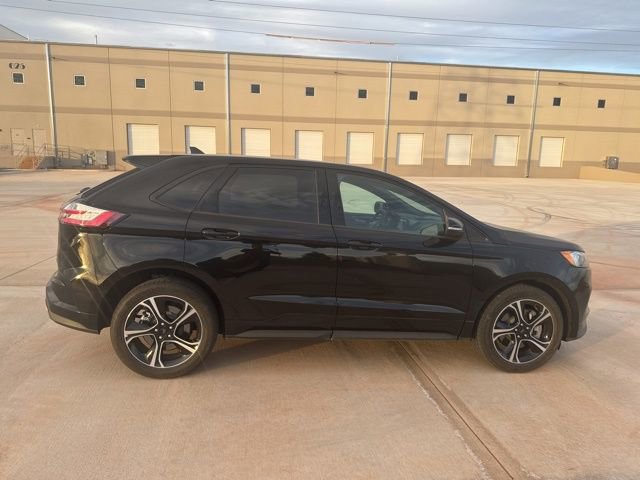 Used 2023 Ford Edge ST image 4