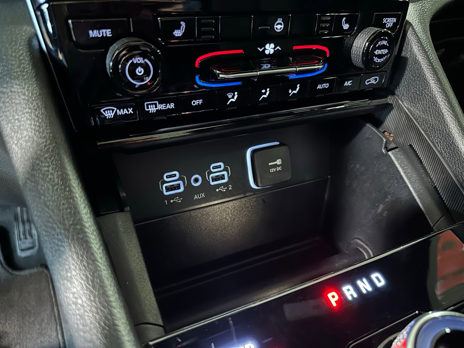Used 2025 Jeep Grand Cherokee Limited AWD/4WD image 30