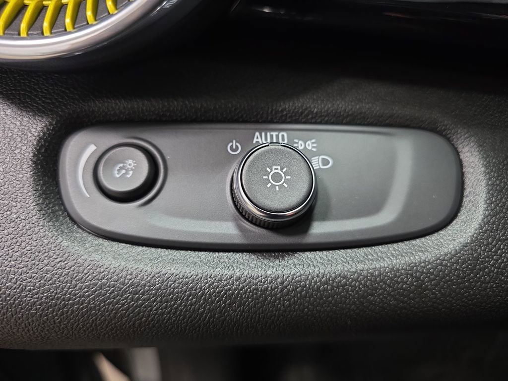 Certified 2024 Chevrolet Trax ACTIV w/ Sunroof Package image 26