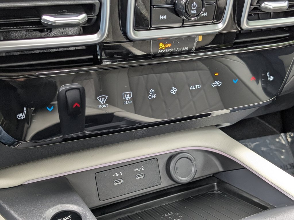 New 2026 Nissan Sentra SL w/ Floor Mat Package FWD image 21