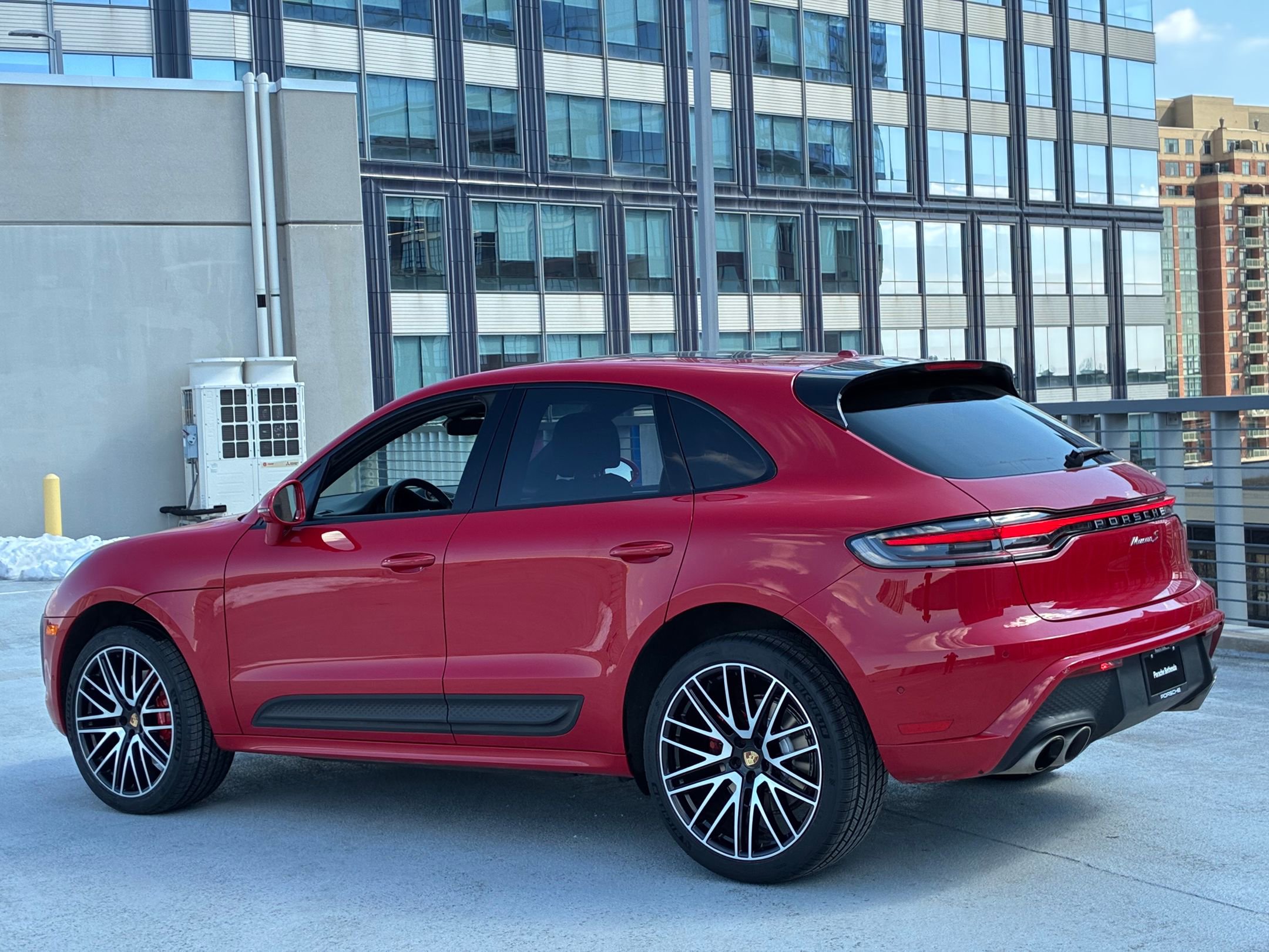 Certified 2023 Porsche Macan S image 3