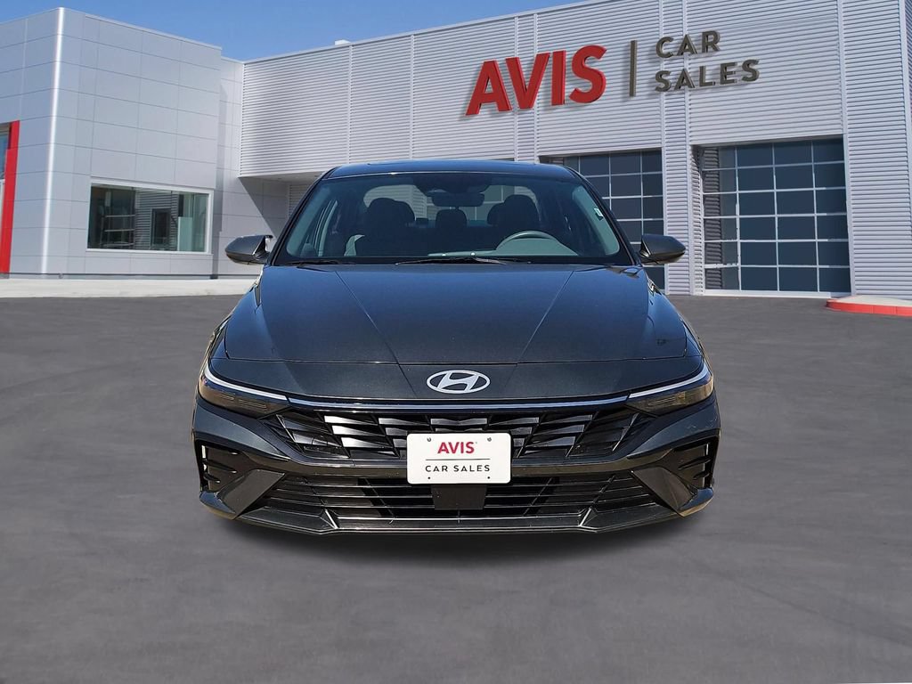 Used 2025 Hyundai Elantra SEL FWD image 2