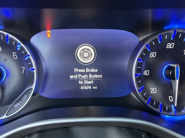 Used 2024 Chrysler Pacifica Touring-L image 11