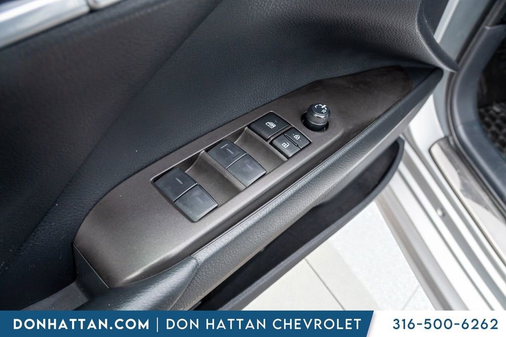 Used 2023 Toyota Camry SE image 15