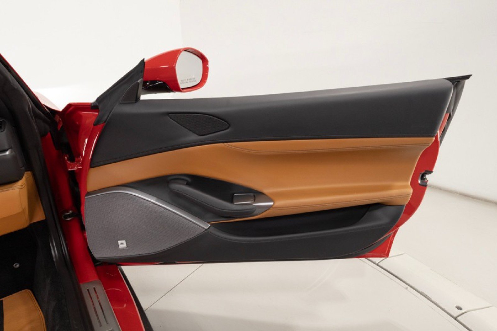 Used 2019 Ferrari Portofino RWD image 43