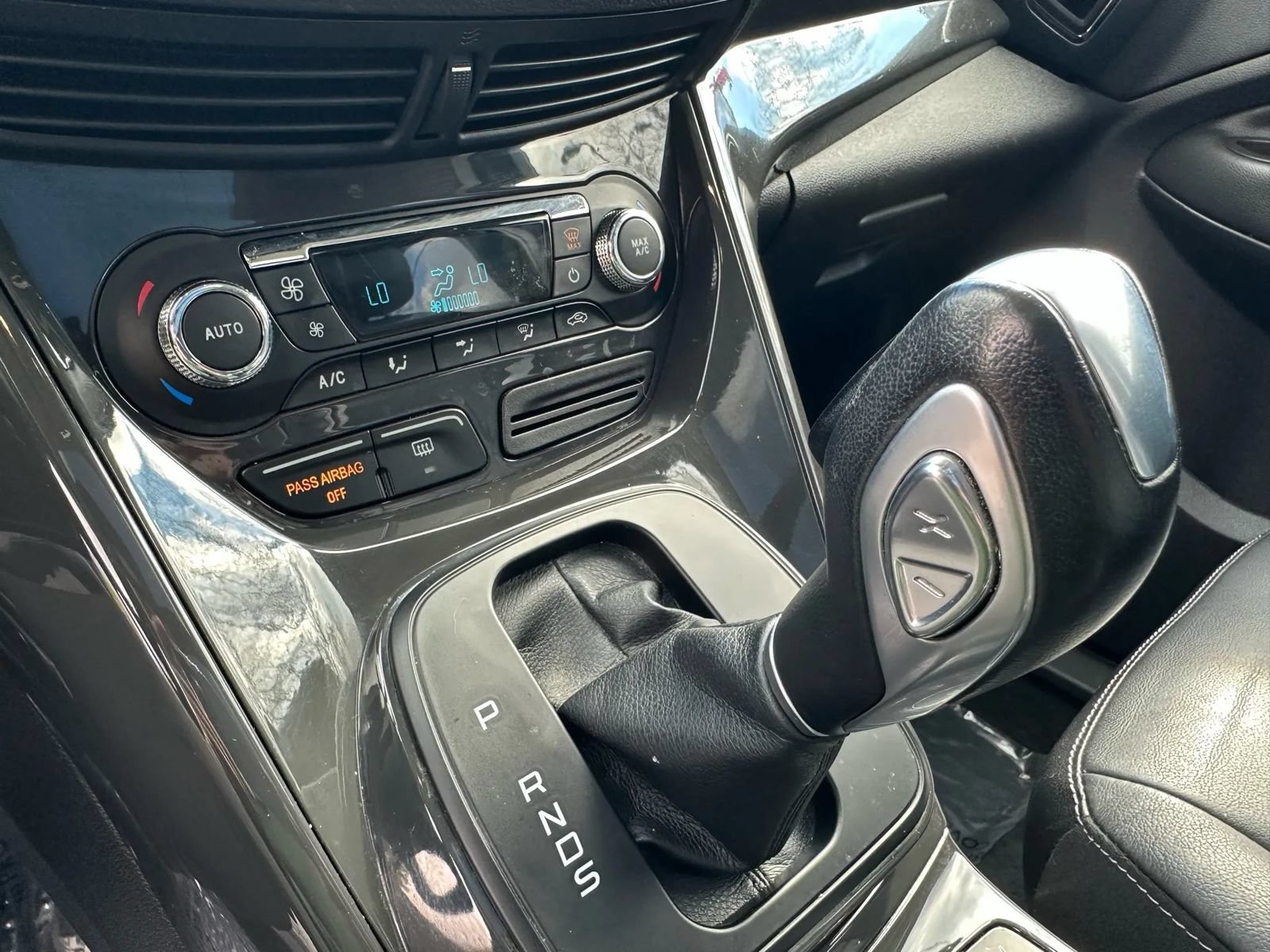 Used 2016 Ford Escape Titanium AWD/4WD image 16