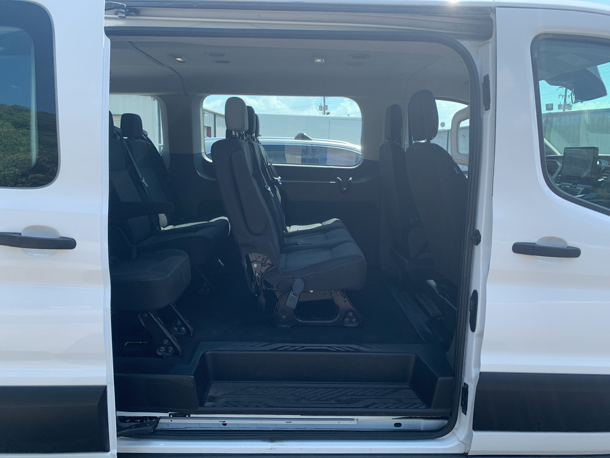 Used 2023 Ford Transit 350 XLT RWD image 28