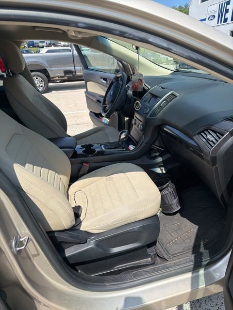 Used 2017 Ford Edge SE FWD image 18