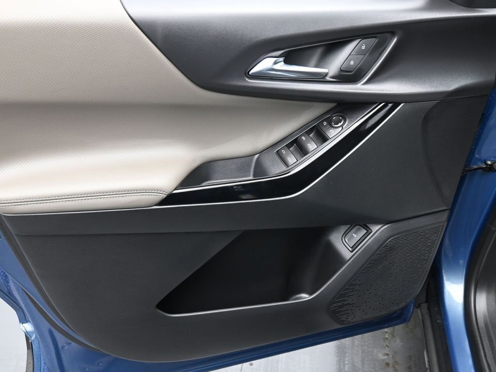 Used 2026 Chevrolet Equinox LT w/ Convenience Package II image 9