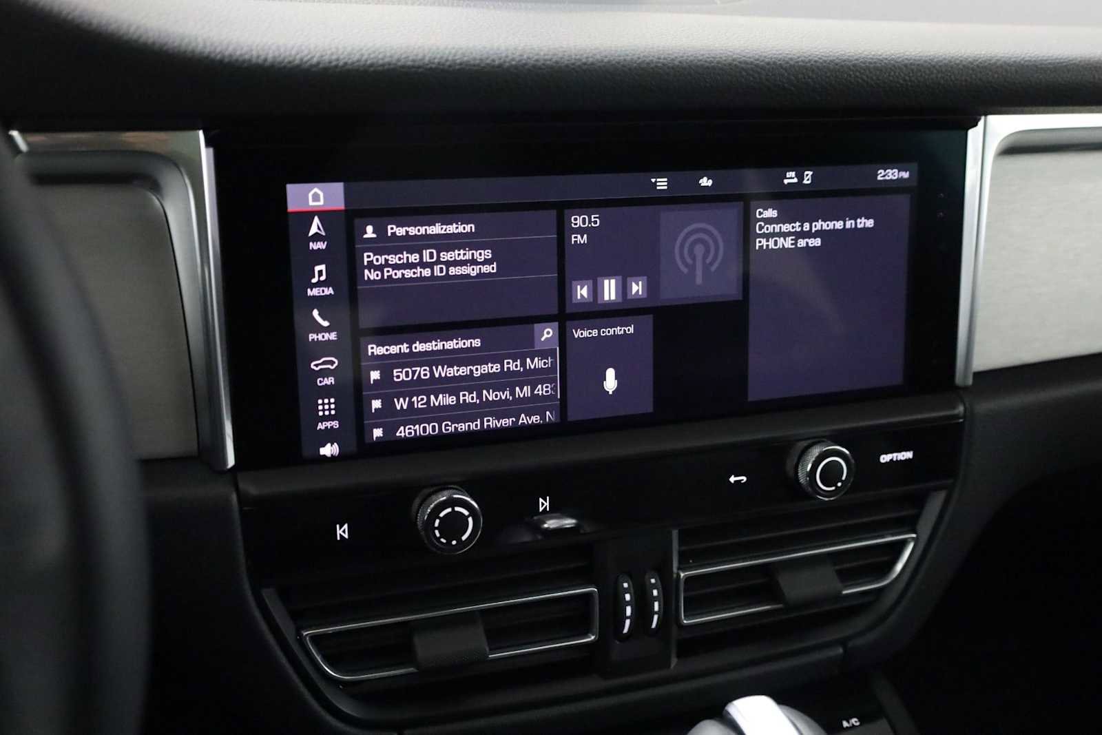 Certified 2026 Porsche Macan image 32