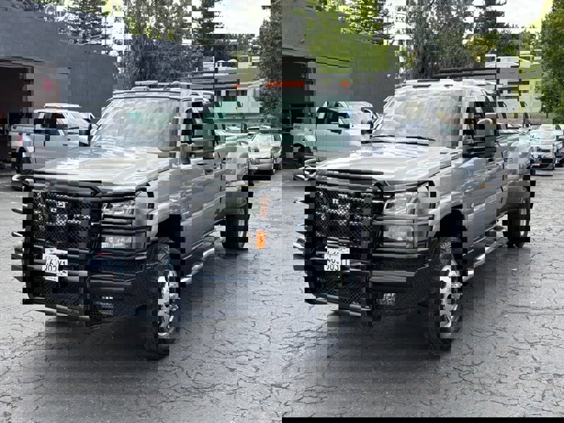 Used 2007 Chevrolet Silverado 3500 LT w/ Heavy-Duty Power Package image 6