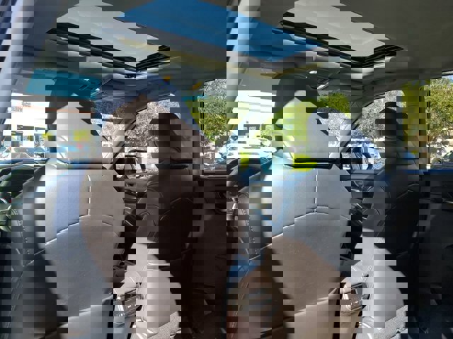 Used 2023 Toyota Highlander L image 10